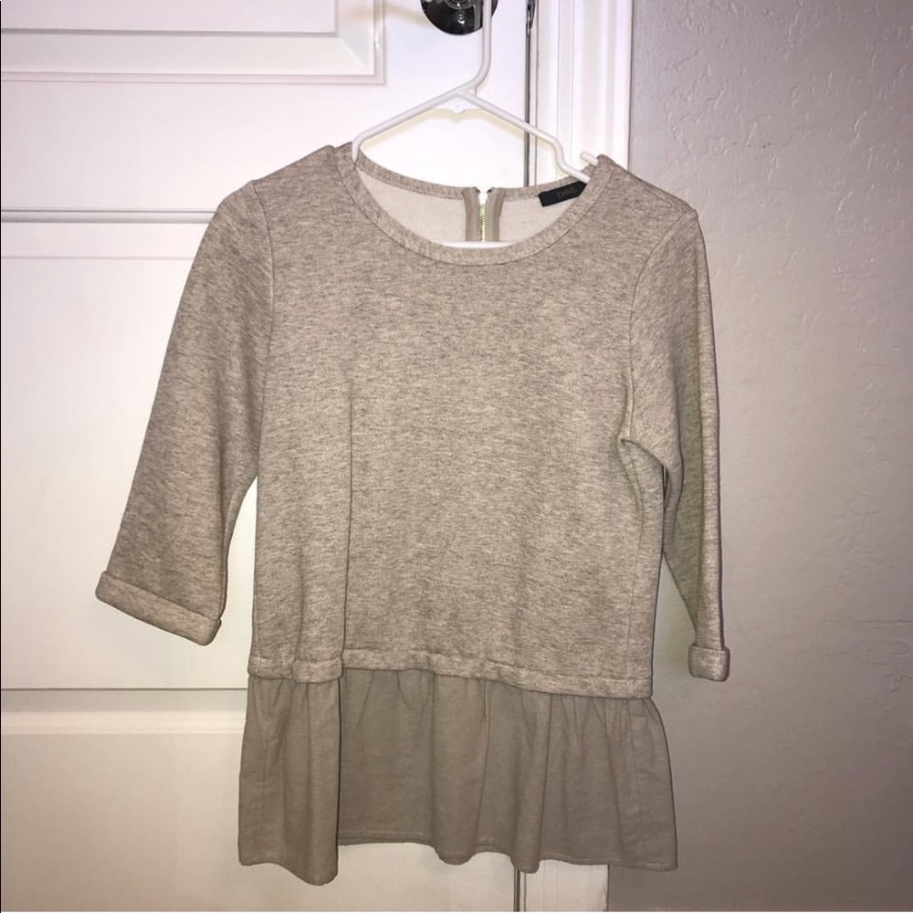 Mid sleeve sweater blouse